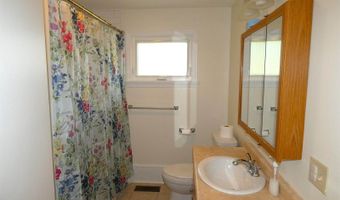 5 Mayflower Rd, Augusta, ME 04330