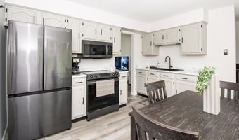 215 Penrose Dr, Kendallville, IN 46755