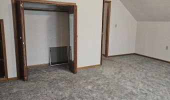 134 E Main St, Agency, IA 52530
