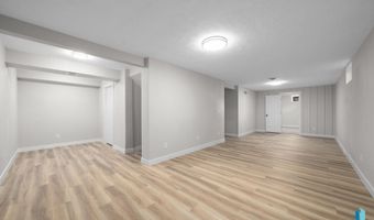 1912 E Sylvan Cir, Brandon, SD 57005