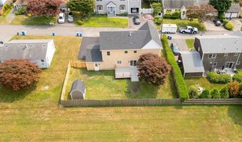 24 Perry Ave, Middletown, RI 02842