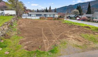 304 E HUMBOLDT St, Bingen, WA 98605
