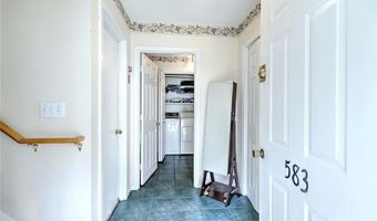583 Pocasset Ct, Warwick, RI 02886