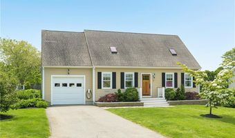 7 Maloney Ln, Middletown, RI 02842