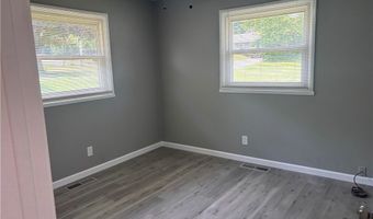 97 Idlewood Rd, Austintown, OH 44515