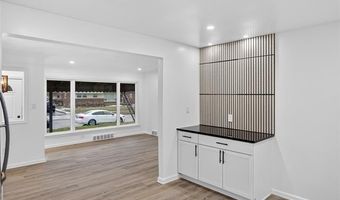 8664 Louise Ave, Allen Park, MI 48101