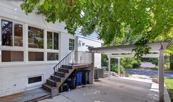 10228 HATHERLEIGH Dr, Bethesda, MD 20814