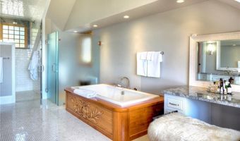 294 Ocean Ave, Newport, RI 02840