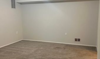 315 Wellington Pl, Aberdeen, NJ 07747