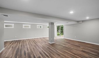 628 Hickory Knoll Ct, Ballwin, MO 63021