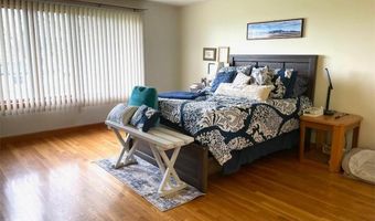 139 Honeyman Ave, Middletown, RI 02842
