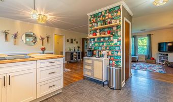 190 NE Crestview Dr, Abingdon, VA 24210