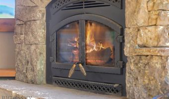 761 Sunny Bear Rd, Bozeman, MT 59715