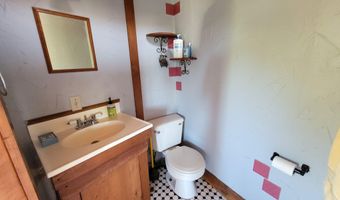 310 Sky View Ln, Barnet, VT 05821