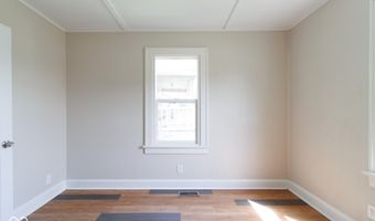228 E 29th St, Anderson, IN 46016