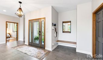 9 Bees Mountain Dr, Asheville, NC 28804