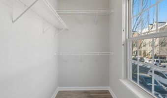 42143 PIEBALD Sq, Aldie, VA 20105