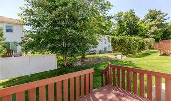 4 Scenery Ln, Johnston, RI 02919