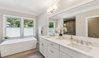 2354 N QUEBEC St, Arlington, VA 22207
