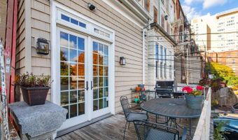 1007 N CALVERT St, Baltimore, MD 21202