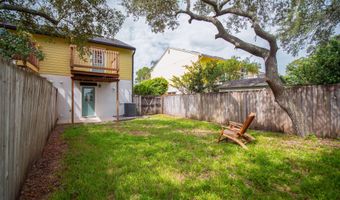 67 W 8TH St, Atlantic Beach, FL 32233