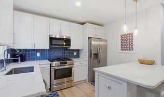 3454 MARTHA CUSTIS Dr, Alexandria, VA 22302