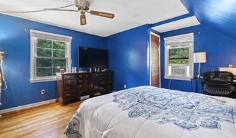 66 Loftus Cir, Bridgeport, CT 06606