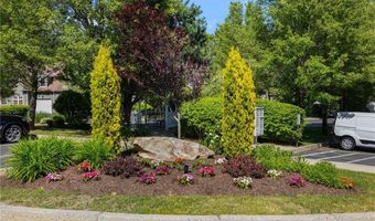 315 Old River Rd 6, Lincoln, RI 02838