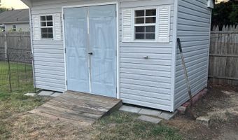 208 Halliard Ave, Beachwood, NJ 08722