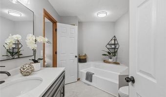 5809 126th St W, Apple Valley, MN 55124