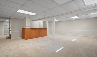 1217 Du Motier Dr, Ballwin, MO 63011