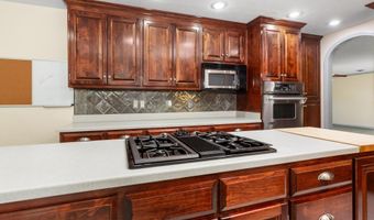 605 CRESTVIEW Rd, Anniston, AL 36207