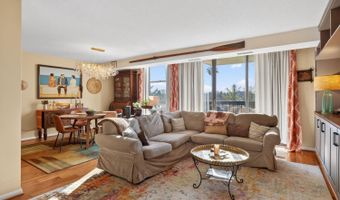 1016 S WAYNE St 302, Arlington, VA 22204