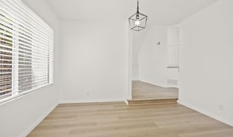 196 Mariposa Dr, Camarillo, CA 93012