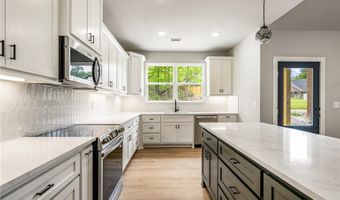18 Winchelsea Ln, Bella Vista, AR 72714