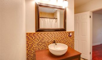 9024 Oakridge Dr, Alton, IL 62002