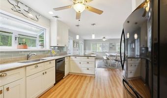 35 Anna Olivo Ct, Narragansett, RI 02882