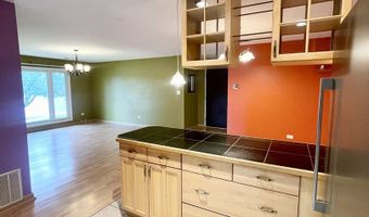 1306 S New Wilke Rd 2B, Arlington Heights, IL 60005