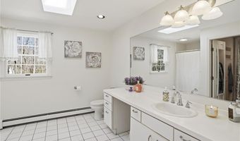 14 High St, Barrington, RI 02806