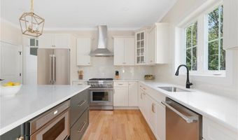 9 Scarlett Way, Cranston, RI 02921