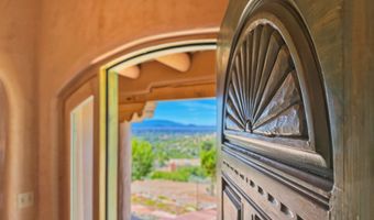 30 Camino Sanador, Santa Fe, NM 87505