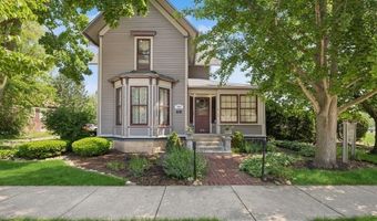 314 Washington St, Algonquin, IL 60102