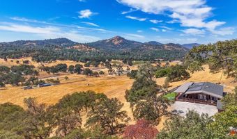 1560 Pinto Dr, Angels Camp, CA 95222