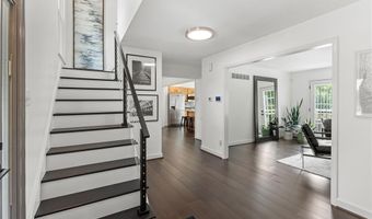 2155 Mason Green Dr, Ballwin, MO 63011