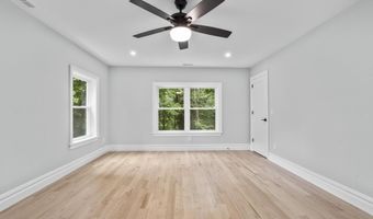 28 Spruce Mountain Rd, Danbury, CT 06810