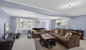 20 Bayview Ln, Amityville, NY 11701
