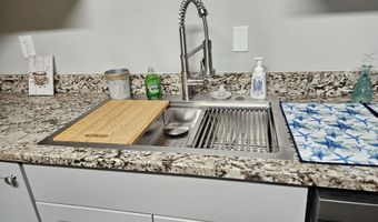 2548 Bryn Mawr Ave, Biloxi, MS 39531