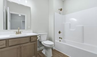 2002 Bogey Ct, Auburn, IN 46706