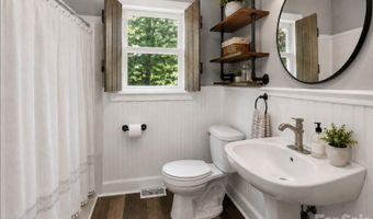 611 Pole Creasman Rd, Asheville, NC 28806