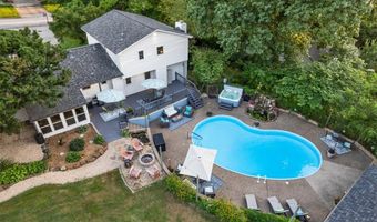702 Dewoody Dr, Bentonville, AR 72712